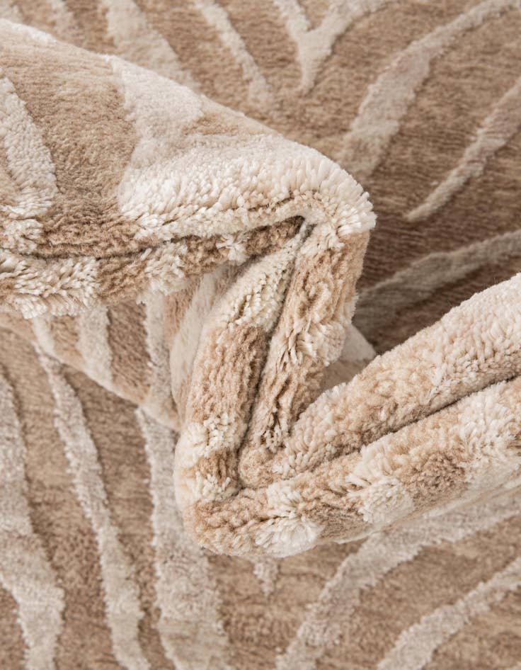 Detail image of  7' 10 x 7' 10 Finsbury Round Rug