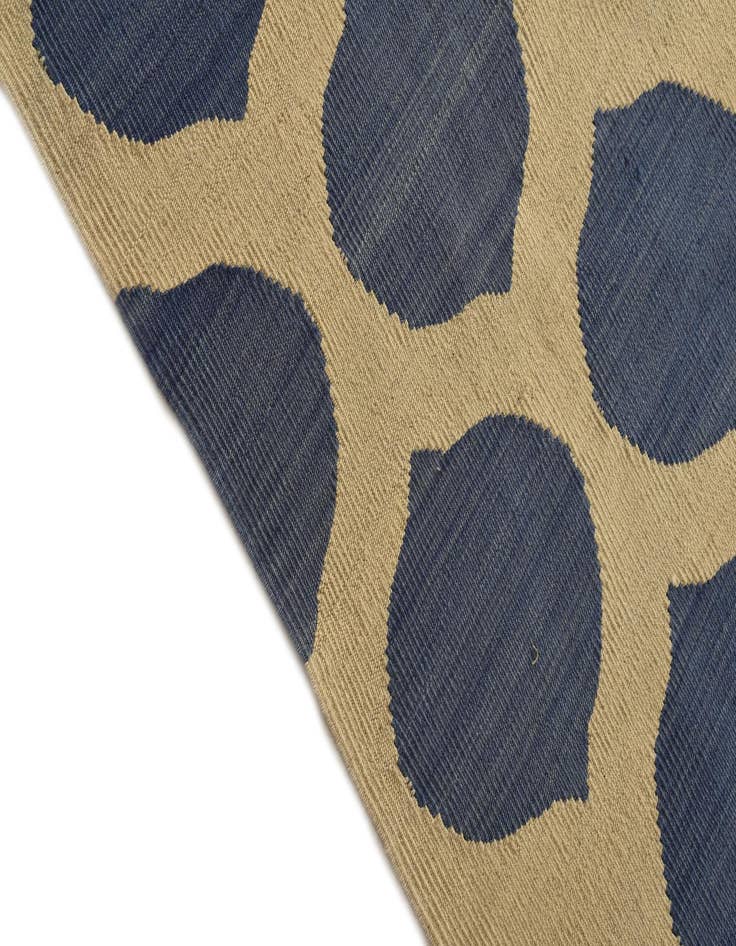 Detail image of  8' 5 x 9' 9  Hand Woven Kilim Modern Wool Rug