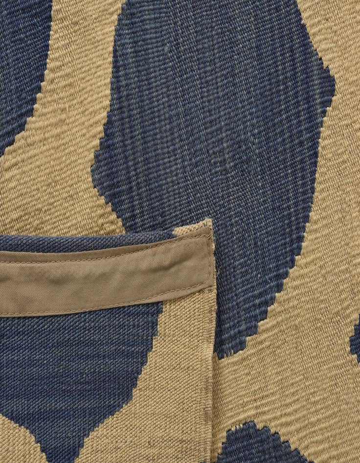 Detail image of  8' 5 x 9' 9  Hand Woven Kilim Modern Wool Rug