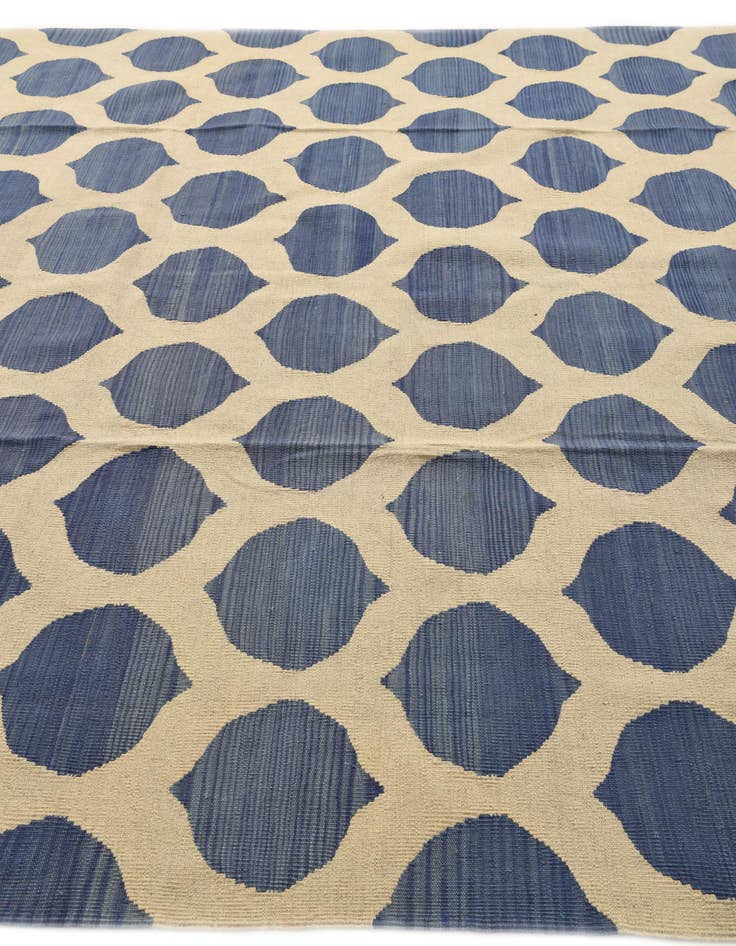 Detail image of  8' 5 x 9' 8  Hand Woven Kilim Modern Wool Rug