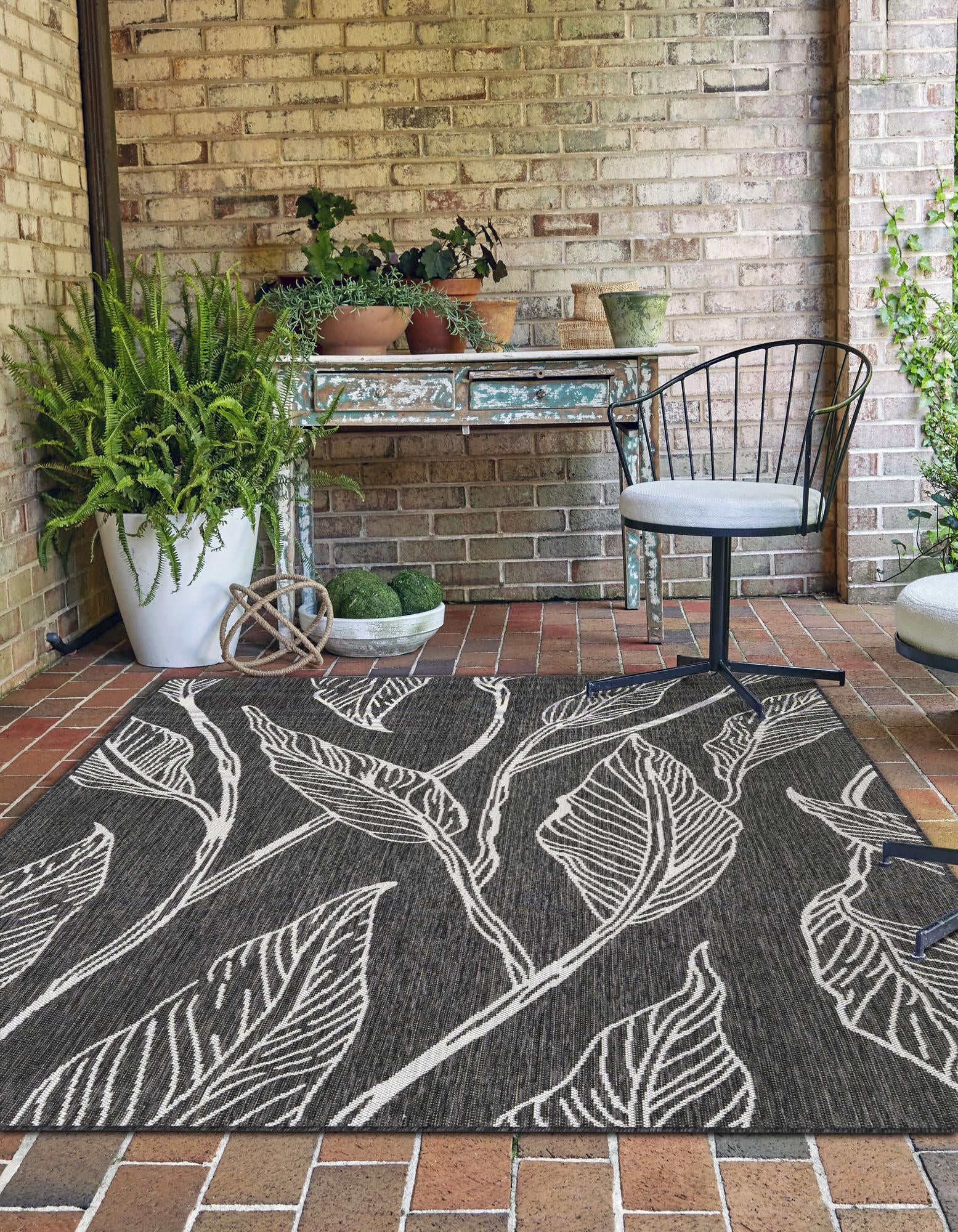 Ivory Charcoal 4' x 6' Botanical Indoor / Outdoor Rug | Rugs.com