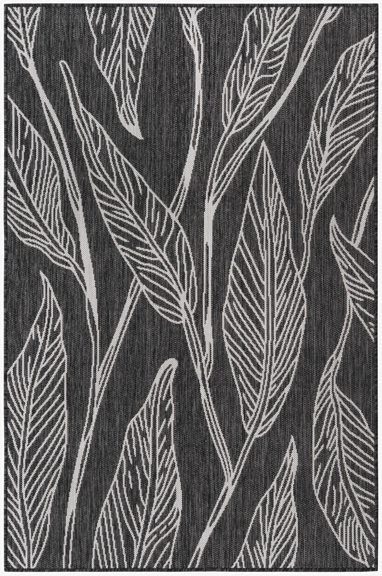  4' x 6'  Washable Botanical Indoor / Outdoor Rug