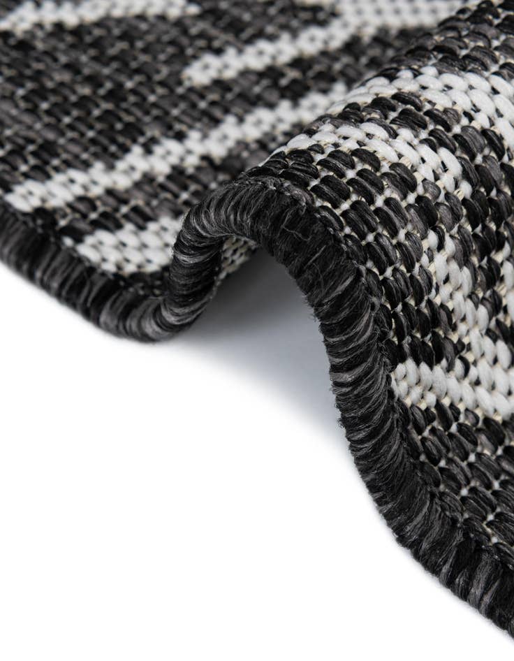 Detail image of  2' x 6'  Washable Botanical Indoor / Outdoor Runner Rug