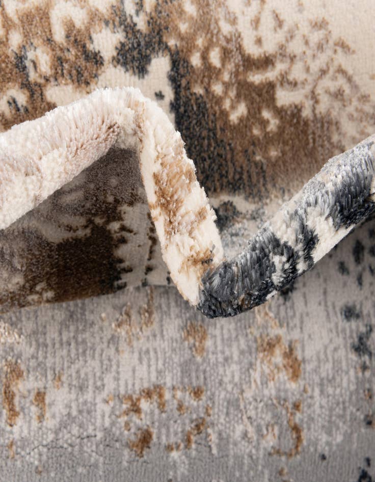 Detail image of  5' 3 x 8' Highbury Oval Rug