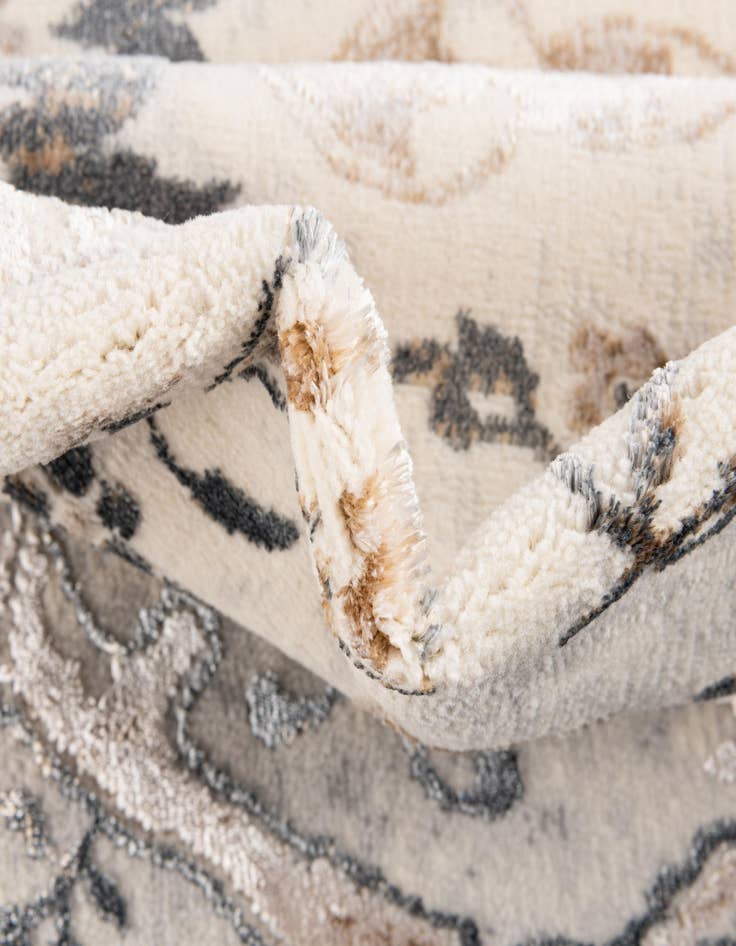 Detail image of  2' x 3' Highbury Rug