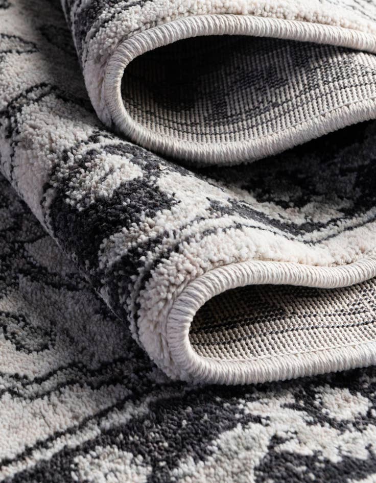 Detail image of  7' x 7' Eco Traditional Round Rug