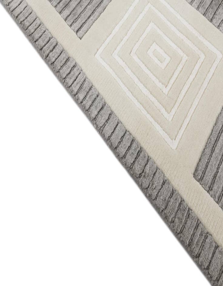 Detail image of  2' 7 x 13' 5  Hand Knotted Darya Wool Runner Rug