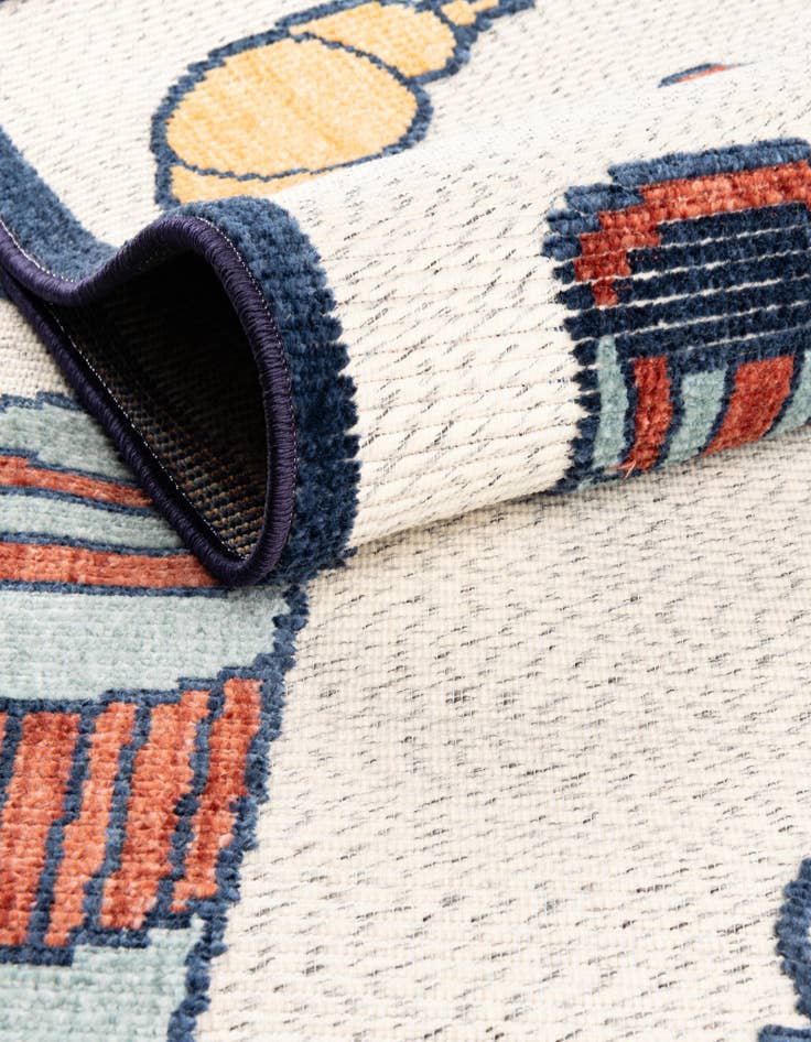 Detail image of  5' x 7' 7  Washable  Indoor / Outdoor Rug