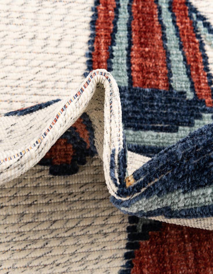 Detail image of  5' x 7' 7  Washable  Indoor / Outdoor Rug