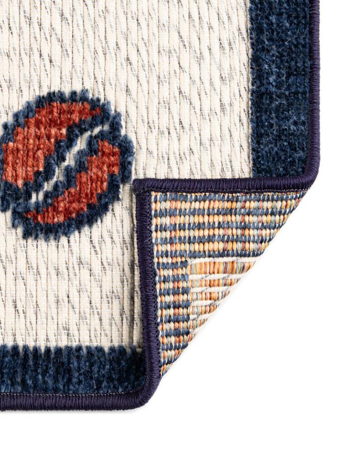 Detail image of  5' x 7' 7  Washable  Indoor / Outdoor Rug