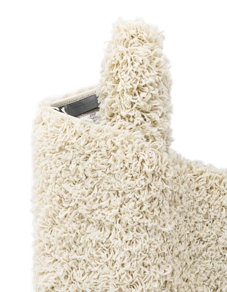 Detail image of  7' 10 x 7' 10 Everyday Shag Octagon Rug