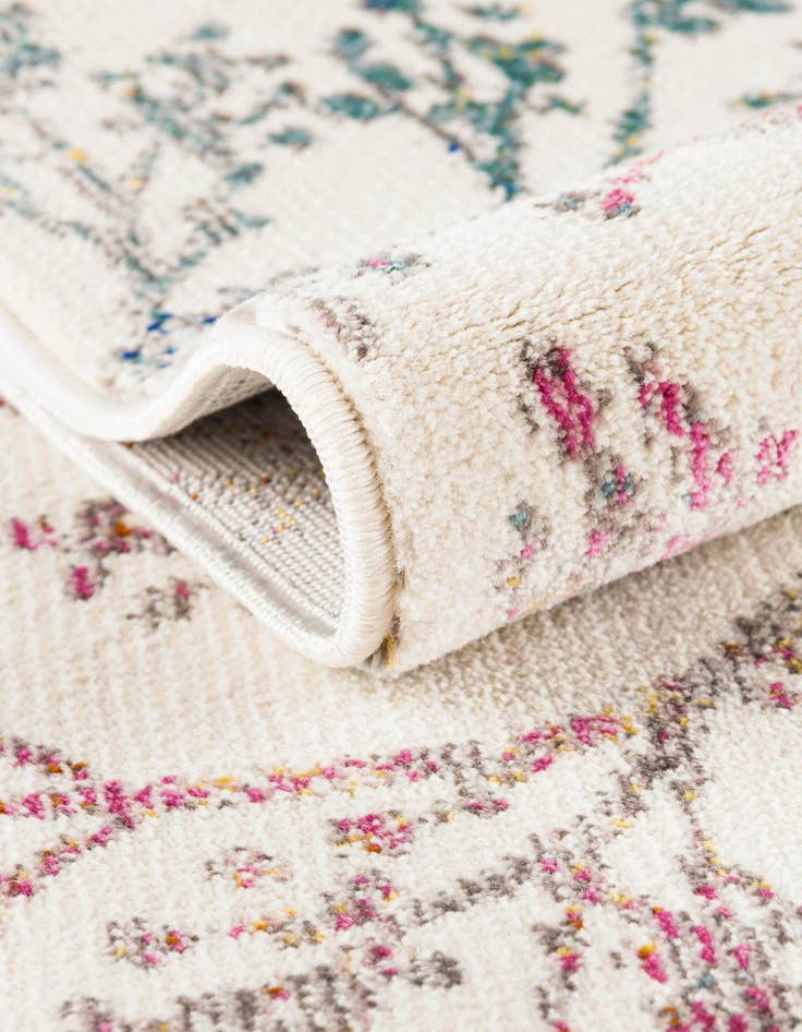 Detail image of  7' 10 x 10' Blossom Oval Rug