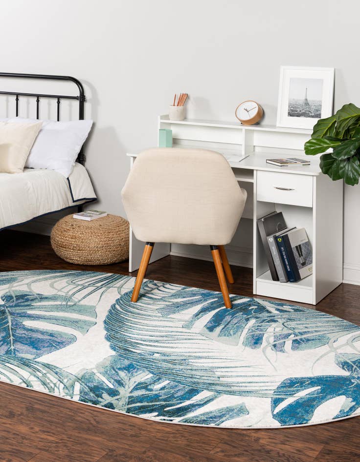 Detail image of  5' 3 x 7' 10 Blossom Oval Rug