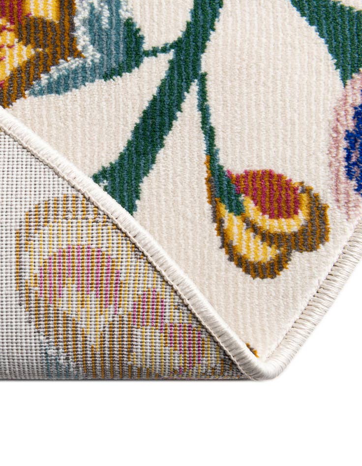 Detail image of  5' 3 x 7' 10 Blossom Oval Rug