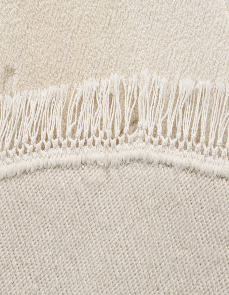 Detail image of  6' 6 x 9' 8  Hand Knotted Darya Wool Oval Rug