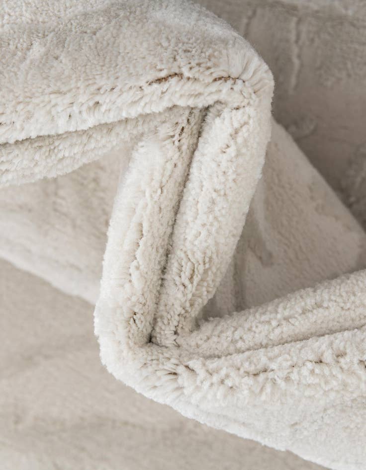 Detail image of  7' 10 x 10' Finsbury Oval Rug