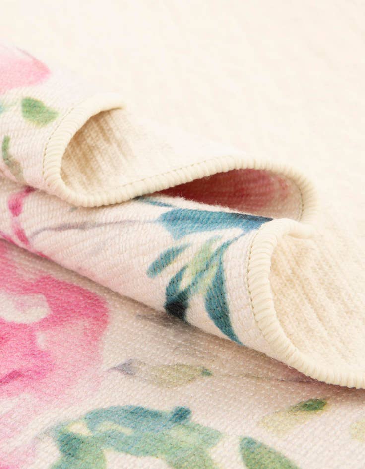 Detail image of  2' x 3' 1  Washable Jill Zarin Caribbean Indoor / Outdoor Oval Rug