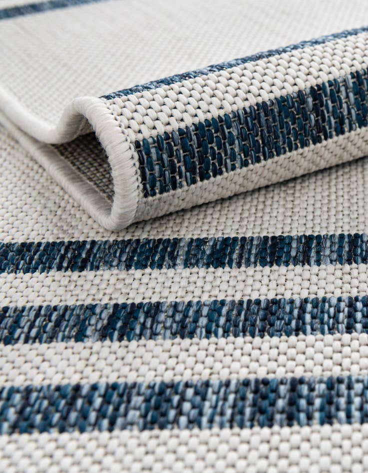 Detail image of  5' 3 x 8'  Washable Jill Zarin Anguilla Indoor / Outdoor Oval Rug