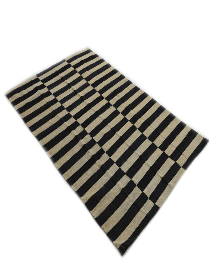 Detail image of  4' x 5' 10  Hand Woven Kilim Modern Wool Oval Rug