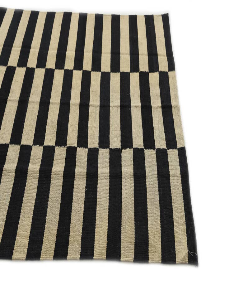 Detail image of  4' x 5' 10  Hand Woven Kilim Modern Wool Oval Rug