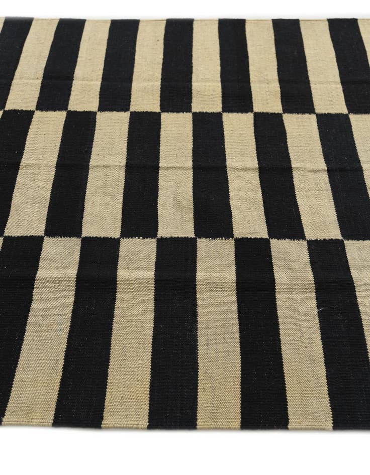 Detail image of  4' x 5' 10  Hand Woven Kilim Modern Wool Oval Rug