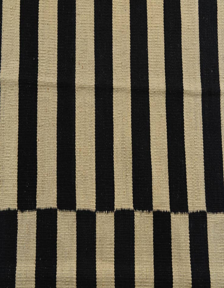 Detail image of  4' x 5' 10  Hand Woven Kilim Modern Wool Oval Rug