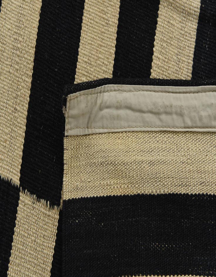 Detail image of  4' x 5' 10  Hand Woven Kilim Modern Wool Oval Rug