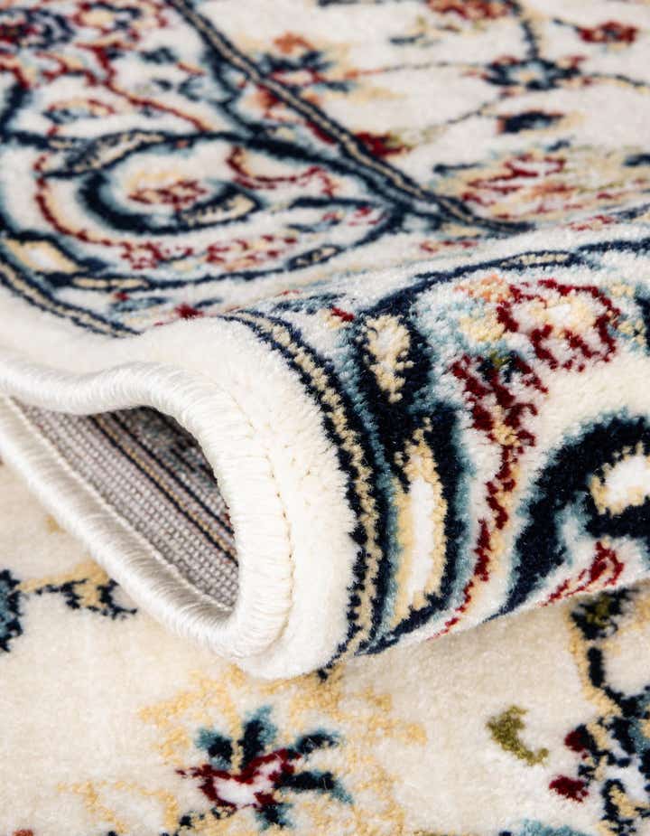 Ivory 4' x 6' Nain Design Oval Rug | Rugs.com