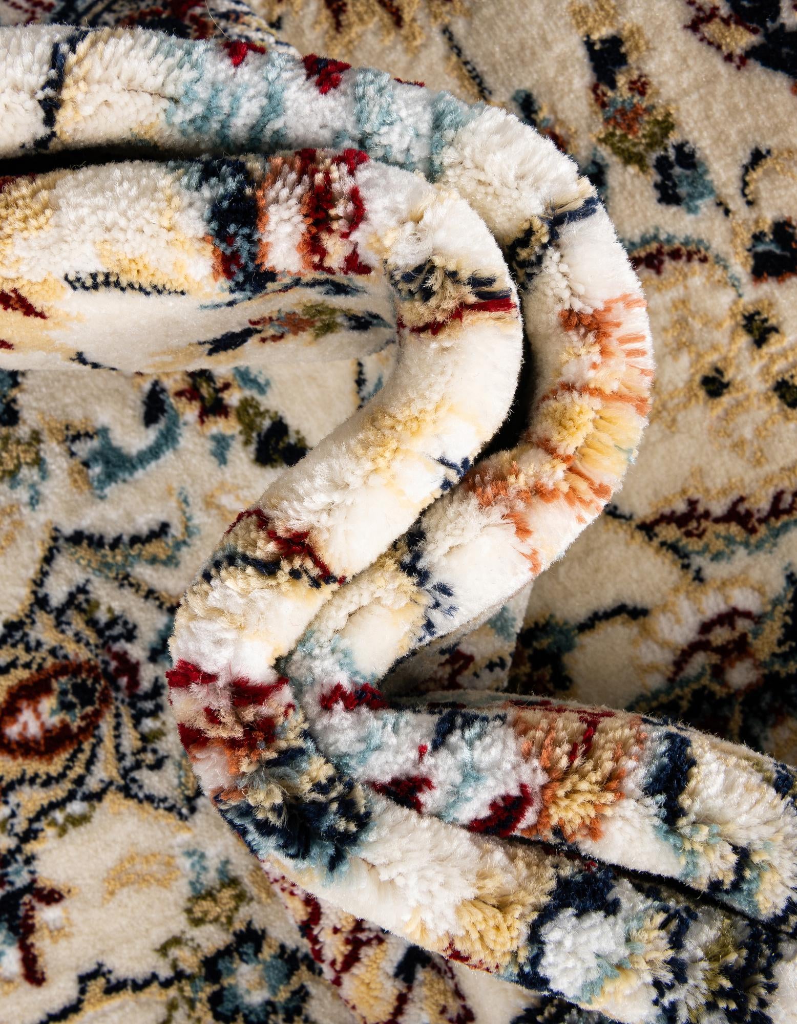 Ivory 4' x 6' Nain Design Oval Rug | Rugs.com