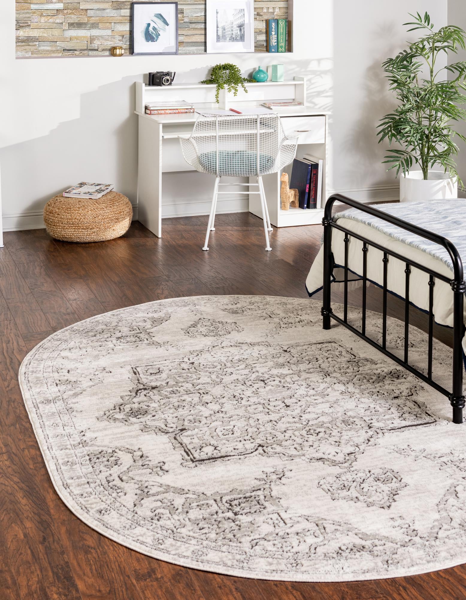 Ivory 5' 3 x 8' Nyla Oval Rug