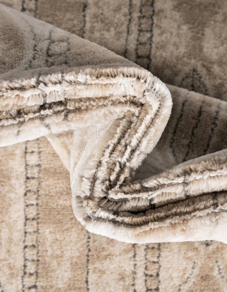 Detail image of  5' 3 x 8' Oregon Oval Rug