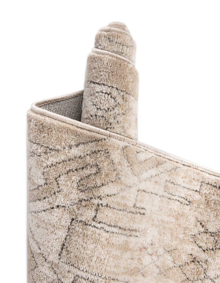 Detail image of  5' 3 x 8' Oregon Oval Rug