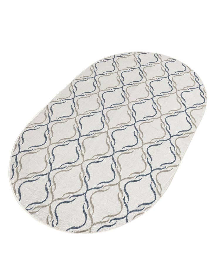 Detail image of  5' 3 x 8'  Washable Lattice Indoor / Outdoor Oval Rug