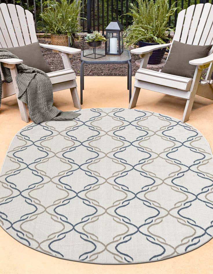 Detail image of  5' 3 x 8'  Washable Lattice Indoor / Outdoor Oval Rug
