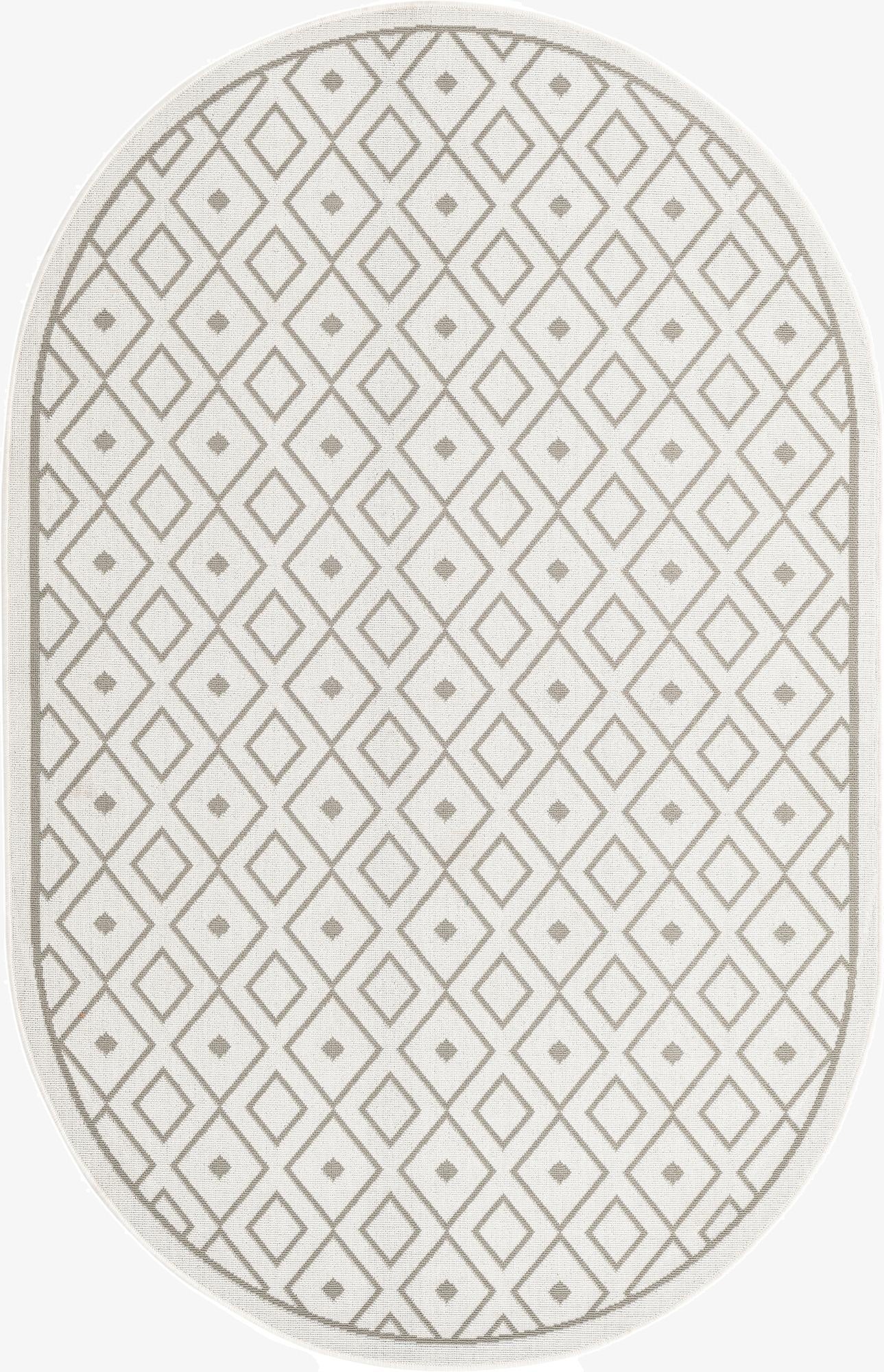  5' 3 x 8'  Washable Lattice Indoor / Outdoor Oval Rug
