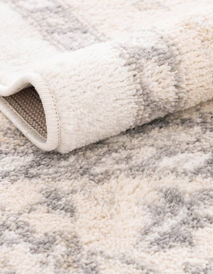 Detail image of  4' x 6' Parker Oval Rug