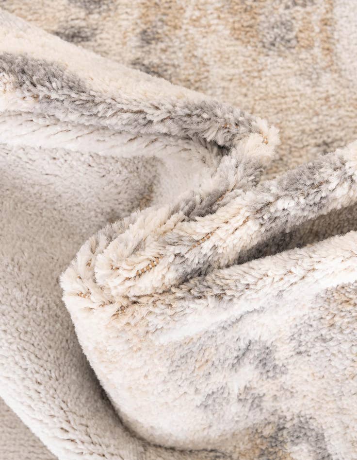 Detail image of  4' x 6' Parker Oval Rug