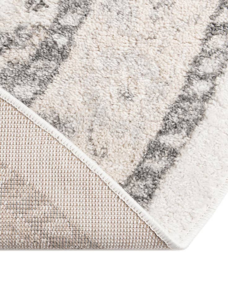 Detail image of  4' x 6' Parker Oval Rug