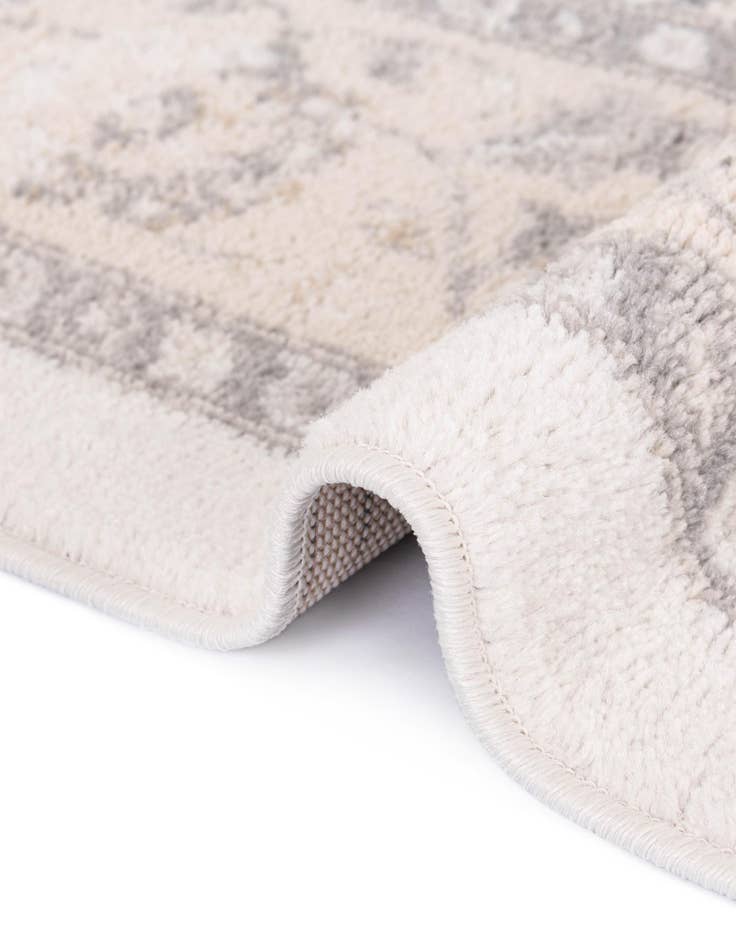 Detail image of  4' x 6' Parker Oval Rug