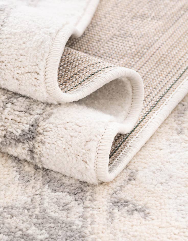 Detail image of  4' x 6' Parker Oval Rug