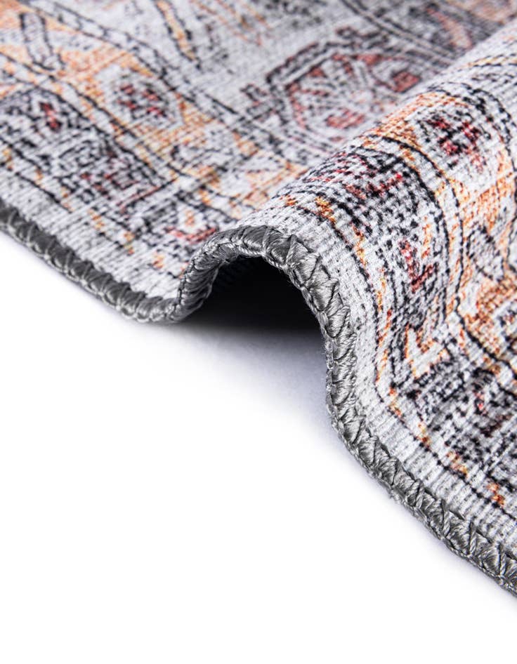 Detail image of  2' x 3' 1 Timeless Oval Rug