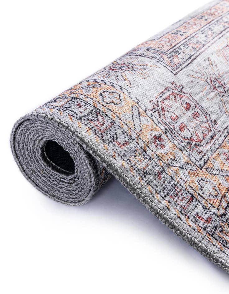 Detail image of  2' x 3' 1 Timeless Oval Rug