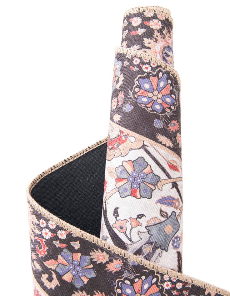 Detail image of  2' x 3' 1 Timeless Oval Rug