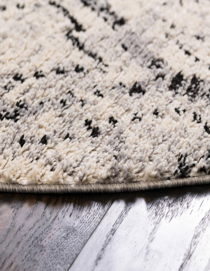 Detail image of  4' x 6' Tucson Oval Rug