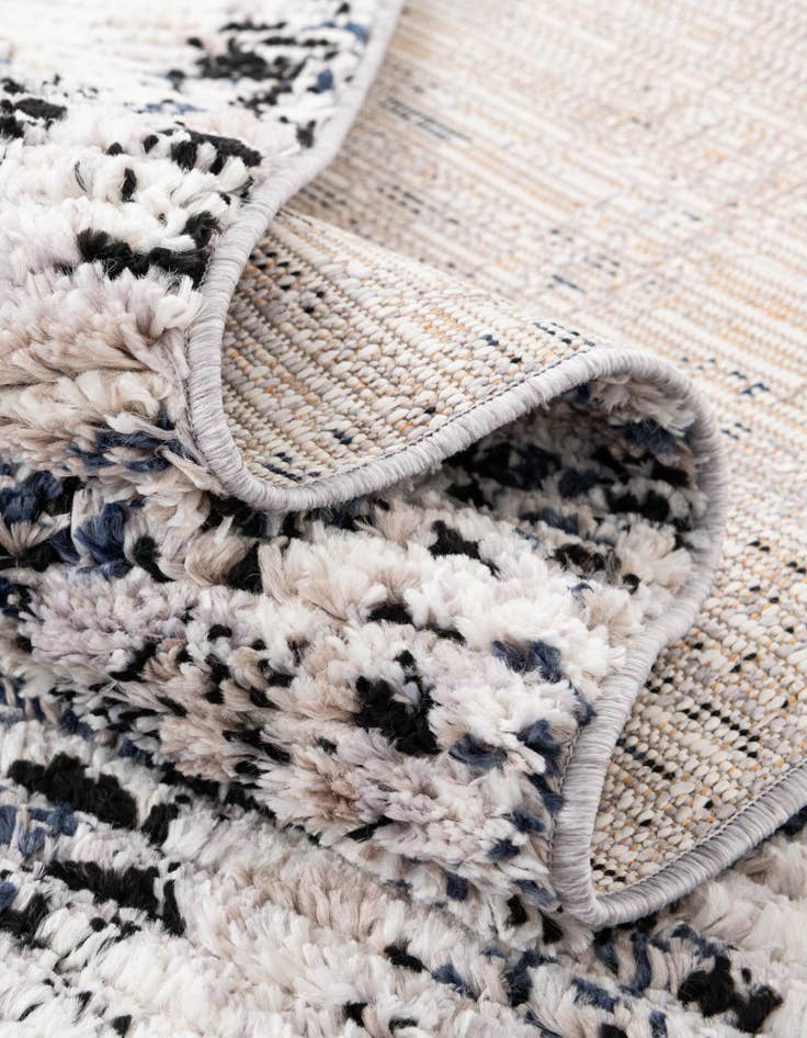 Detail image of  5' x 8' Tucson Oval Rug