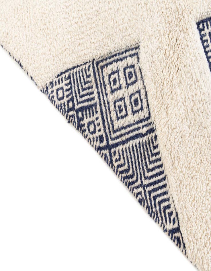 Detail image of  5' 2 x 8' 4  Hand Knotted  Rug