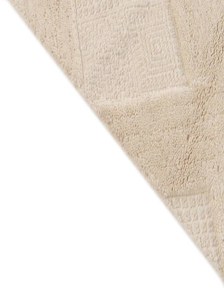 Detail image of  5' 2 x 8'  Hand Woven  Rug