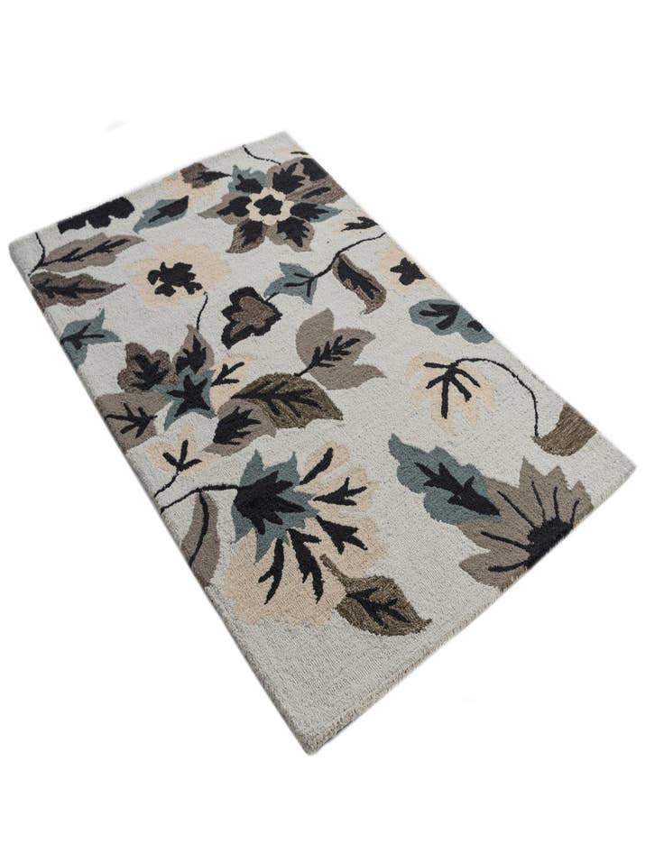 Detail image of  4' x 6' Agra Rug