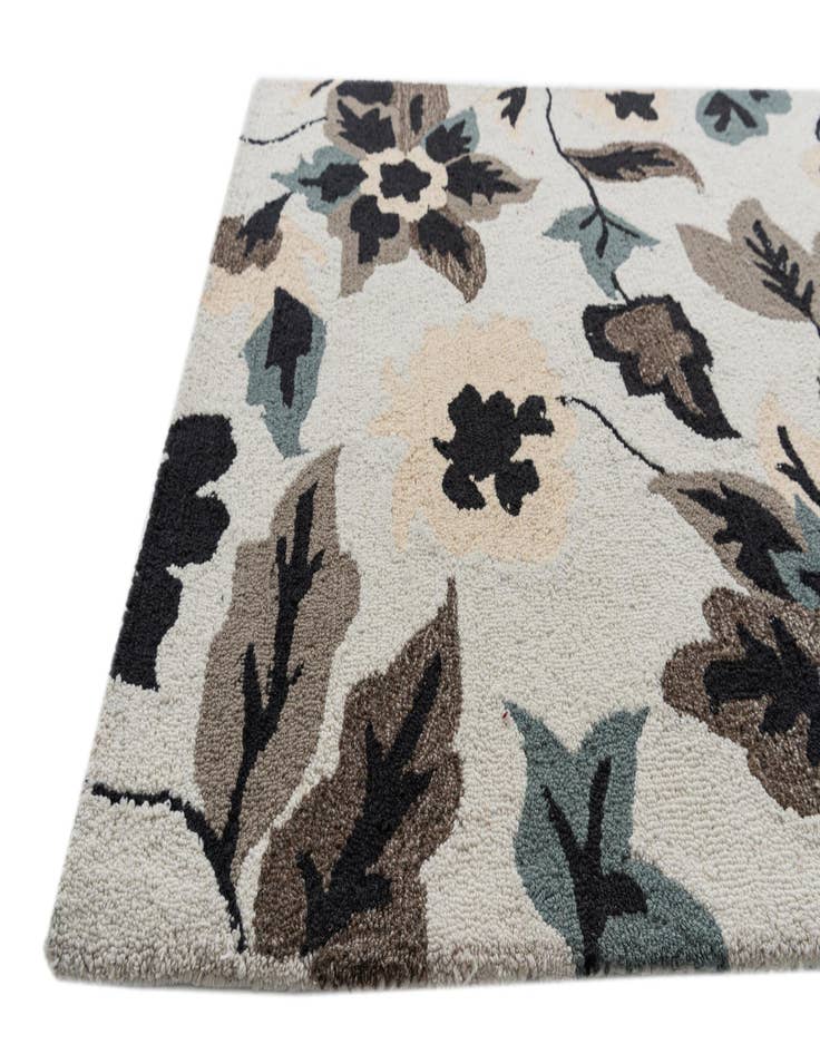 Detail image of  4' x 6' Agra Rug