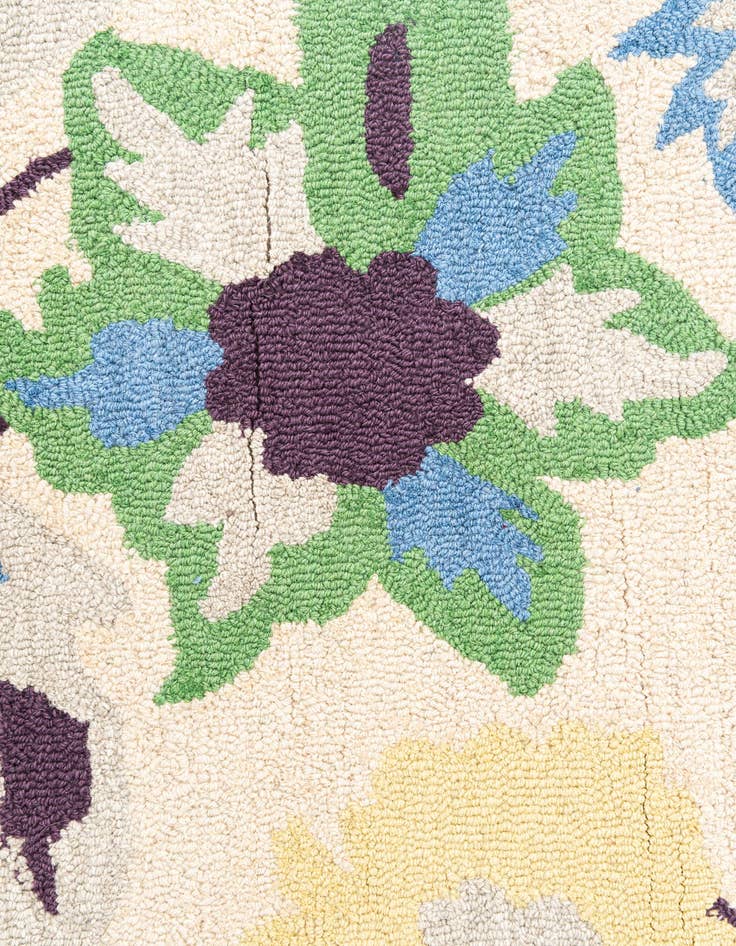 Detail image of  3' 1 x 5' Agra Rug